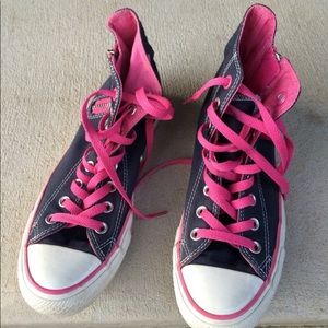 🚨CLOSET CLOSING🚨 Navy&Pink All Star Converse